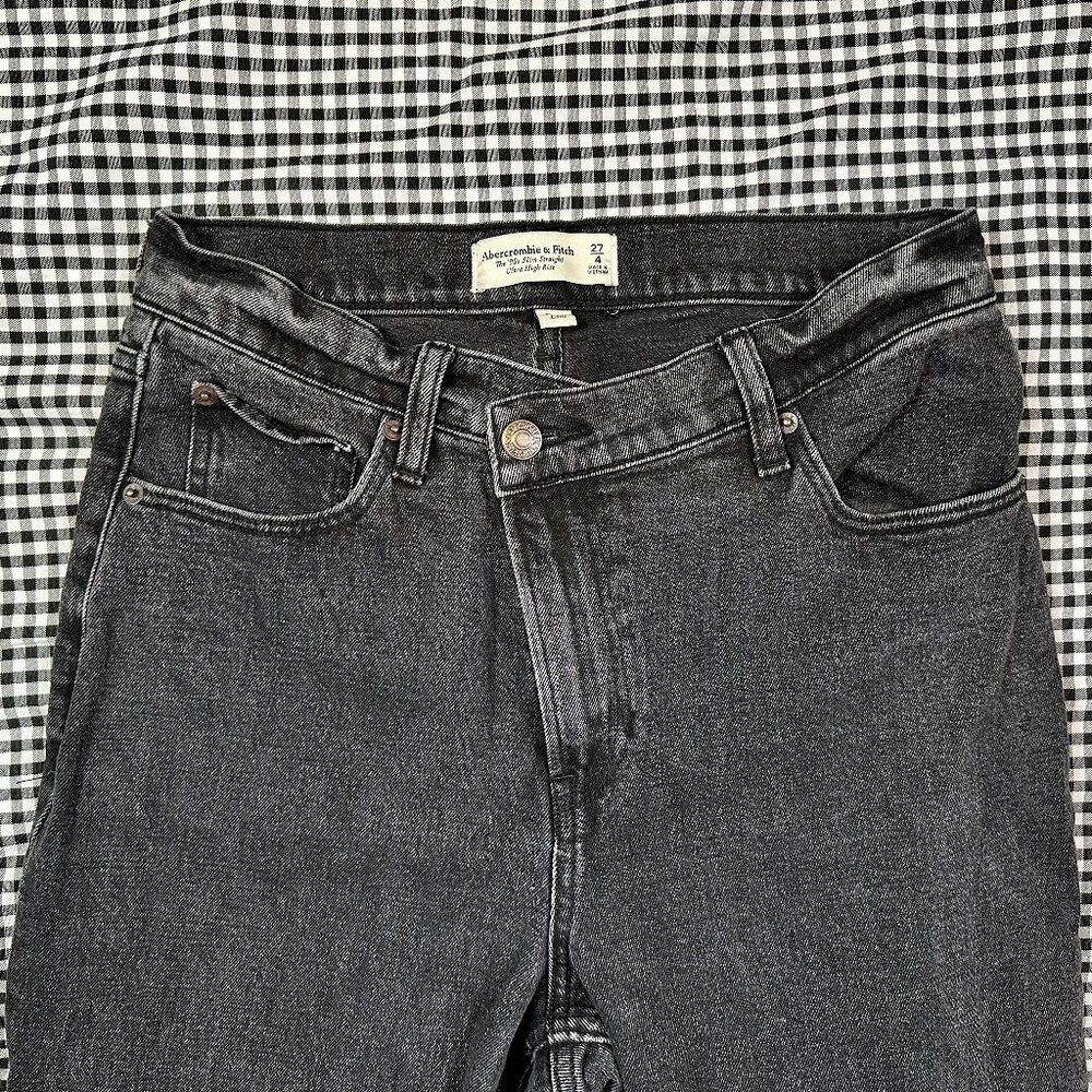Abercrombie 90s Slim Straight Ultra High Rise Curve Love